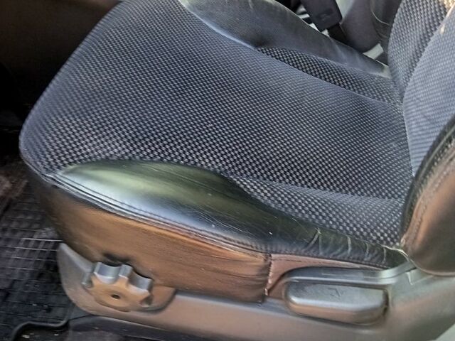 Білий Хендай Туксон, об'ємом двигуна 2 л та пробігом 136 тис. км за 11000 $, фото 7 на Automoto.ua