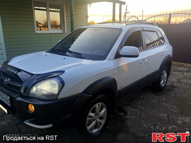 Белый Хендай Туксон, объемом двигателя 2 л и пробегом 151 тыс. км за 9999 $, фото 3 на Automoto.ua