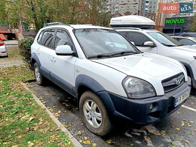 Хендай Туксон 2012 у Києві на Automoto.ua Білий Хендай Туксон, об'ємом двигуна 1.98 л та пробігом 200 тис. км за 9000 $, фото 8 на Automoto.ua