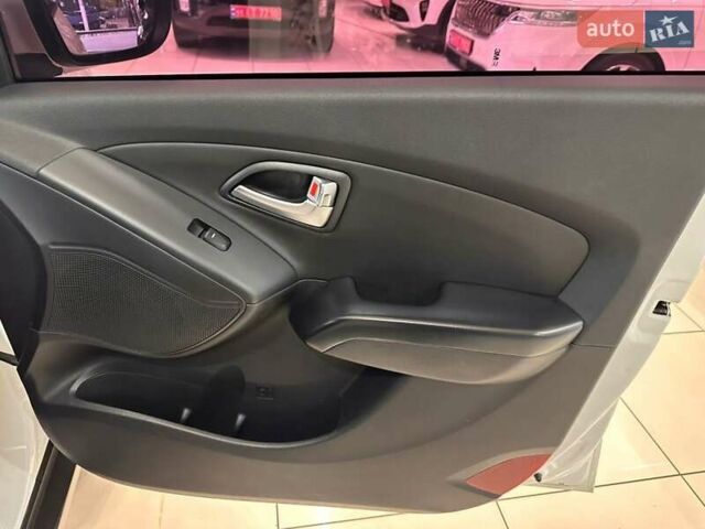 Хендай Туксон 2013 в Одессе на Automoto.ua Белый Хендай Туксон, объемом двигателя 2 л и пробегом 161 тыс. км за 15500 $, фото 23 на Automoto.ua