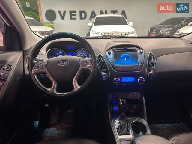 Белый Хендай Туксон, объемом двигателя 2 л и пробегом 150 тыс. км за 14500 $, фото 11 на Automoto.ua