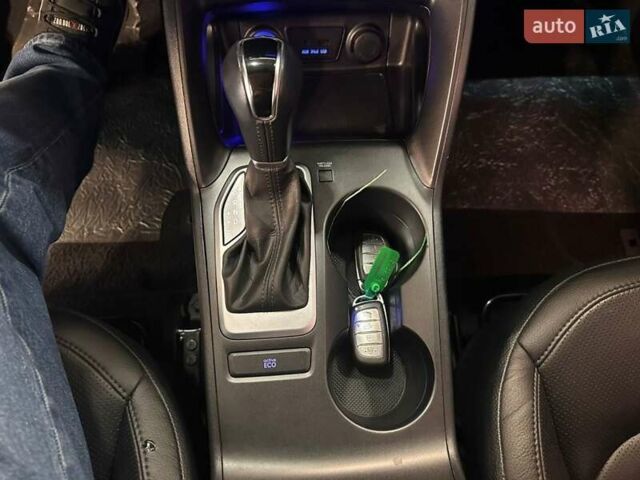 Белый Хендай Туксон, объемом двигателя 2 л и пробегом 150 тыс. км за 14500 $, фото 15 на Automoto.ua