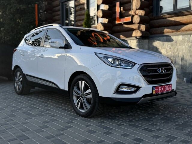 Белый Хендай Туксон, объемом двигателя 2 л и пробегом 163 тыс. км за 14000 $, фото 2 на Automoto.ua