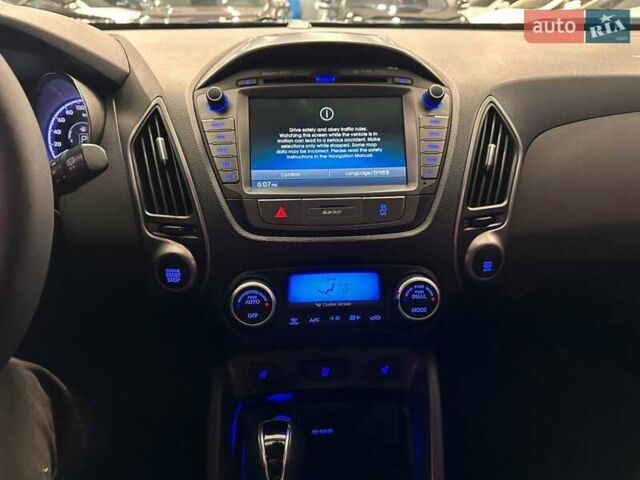 Хендай Туксон 2013 в Одессе на Automoto.ua Белый Хендай Туксон, объемом двигателя 2 л и пробегом 161 тыс. км за 15500 $, фото 14 на Automoto.ua