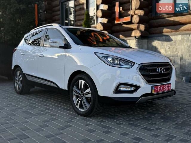 Белый Хендай Туксон, объемом двигателя 2 л и пробегом 163 тыс. км за 14200 $, фото 5 на Automoto.ua
