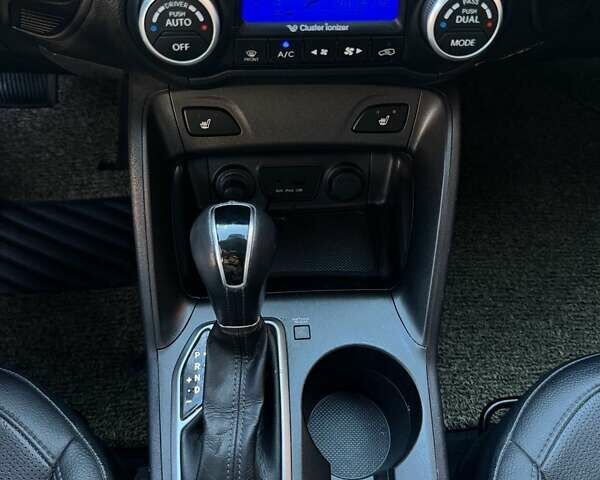 Белый Хендай Туксон, объемом двигателя 2 л и пробегом 163 тыс. км за 14200 $, фото 38 на Automoto.ua