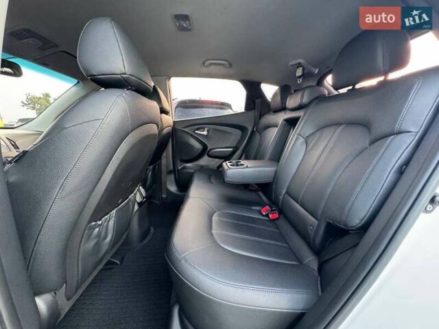 Хендай Туксон 2014 у Києві на Automoto.ua Білий Хендай Туксон, об'ємом двигуна 2 л та пробігом 196 тис. км за 14900 $, фото 19 на Automoto.ua