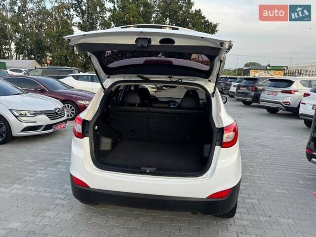 Хендай Туксон 2014 у Києві на Automoto.ua Білий Хендай Туксон, об'ємом двигуна 2 л та пробігом 196 тис. км за 14900 $, фото 8 на Automoto.ua