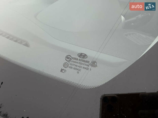 Белый Хендай Туксон, объемом двигателя 2 л и пробегом 99 тыс. км за 15500 $, фото 30 на Automoto.ua