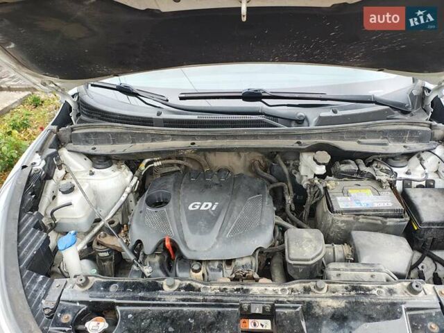 Білий Хендай Туксон, об'ємом двигуна 2.36 л та пробігом 152 тис. км за 9800 $, фото 12 на Automoto.ua