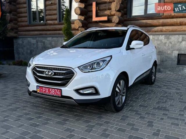 Белый Хендай Туксон, объемом двигателя 2 л и пробегом 163 тыс. км за 14200 $, фото 15 на Automoto.ua