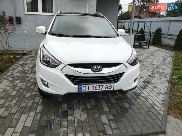 Білий Хендай Туксон, об'ємом двигуна 2.36 л та пробігом 152 тис. км за 9800 $, фото 6 на Automoto.ua