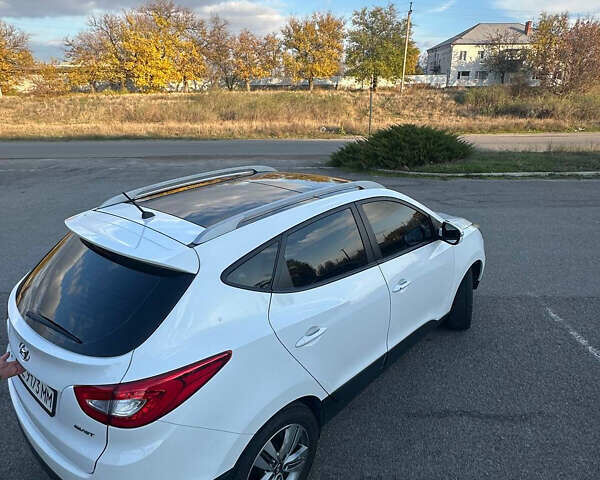 Белый Хендай Туксон, объемом двигателя 2 л и пробегом 182 тыс. км за 14900 $, фото 20 на Automoto.ua