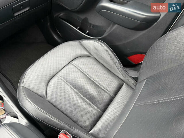 Белый Хендай Туксон, объемом двигателя 2 л и пробегом 99 тыс. км за 15500 $, фото 20 на Automoto.ua