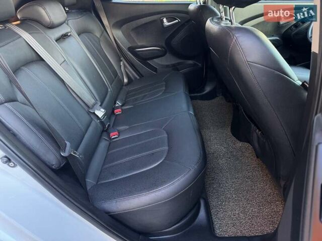 Белый Хендай Туксон, объемом двигателя 2 л и пробегом 163 тыс. км за 14200 $, фото 34 на Automoto.ua
