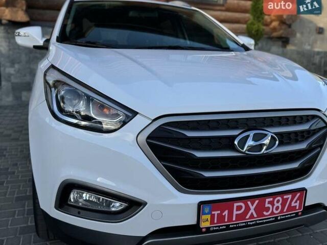 Белый Хендай Туксон, объемом двигателя 2 л и пробегом 163 тыс. км за 14200 $, фото 16 на Automoto.ua