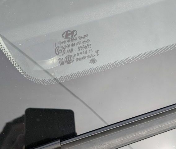 Белый Хендай Туксон, объемом двигателя 2 л и пробегом 203 тыс. км за 16500 $, фото 4 на Automoto.ua