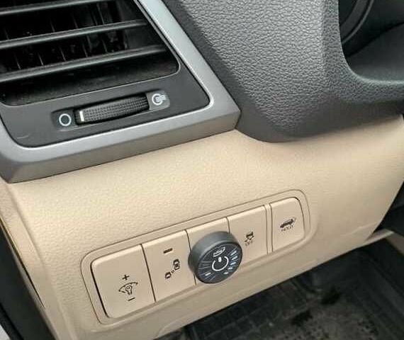 Белый Хендай Туксон, объемом двигателя 1.6 л и пробегом 122 тыс. км за 9700 $, фото 2 на Automoto.ua