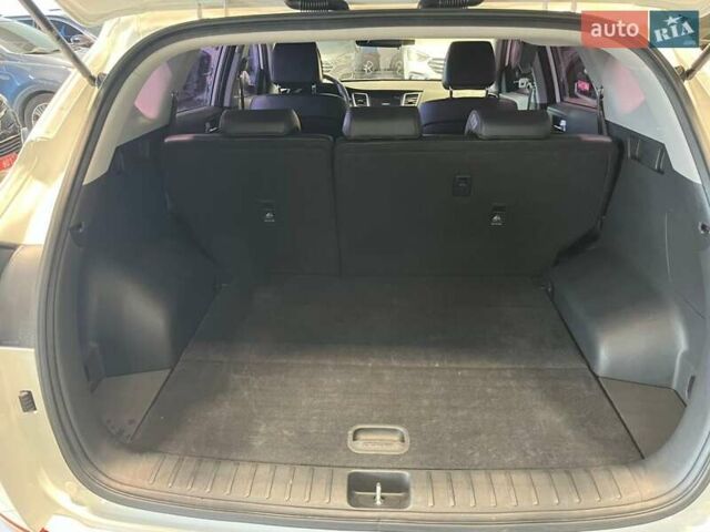 Белый Хендай Туксон, объемом двигателя 2 л и пробегом 152 тыс. км за 18800 $, фото 8 на Automoto.ua