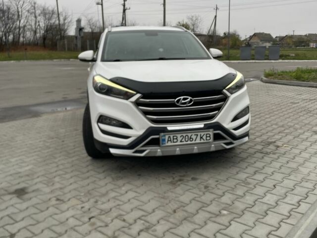 Белый Хендай Туксон, объемом двигателя 1.6 л и пробегом 156 тыс. км за 16000 $, фото 1 на Automoto.ua