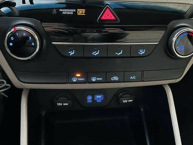 Белый Хендай Туксон, объемом двигателя 2 л и пробегом 99 тыс. км за 10600 $, фото 4 на Automoto.ua