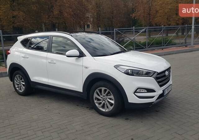 Белый Хендай Туксон, объемом двигателя 1.7 л и пробегом 149 тыс. км за 15750 $, фото 5 на Automoto.ua