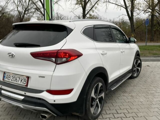 Белый Хендай Туксон, объемом двигателя 1.6 л и пробегом 156 тыс. км за 16000 $, фото 4 на Automoto.ua