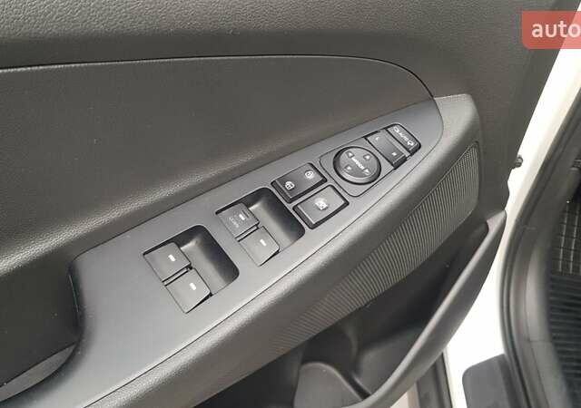 Белый Хендай Туксон, объемом двигателя 1.7 л и пробегом 149 тыс. км за 15750 $, фото 12 на Automoto.ua