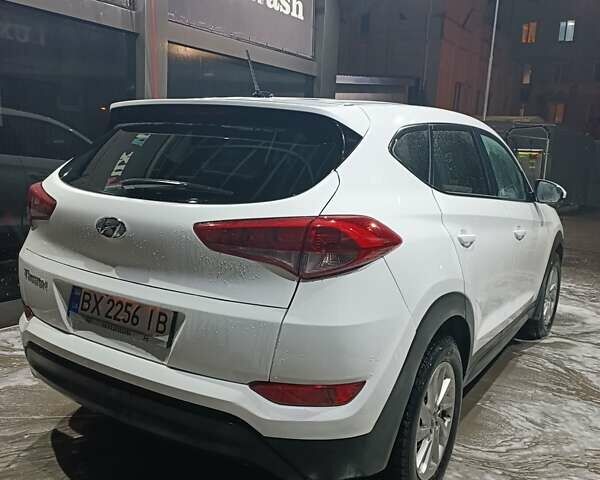Білий Хендай Туксон, об'ємом двигуна 2 л та пробігом 97 тис. км за 14200 $, фото 8 на Automoto.ua