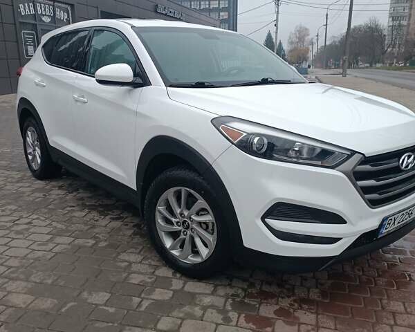 Білий Хендай Туксон, об'ємом двигуна 2 л та пробігом 97 тис. км за 14200 $, фото 2 на Automoto.ua