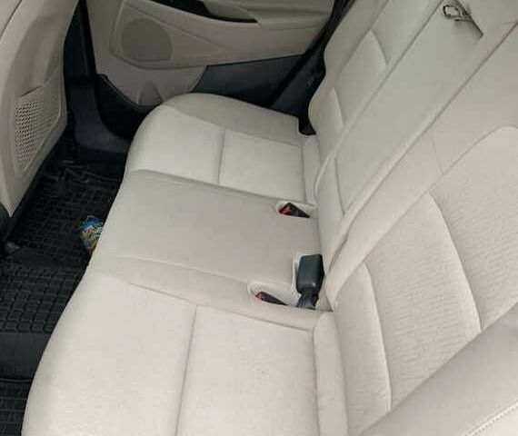 Белый Хендай Туксон, объемом двигателя 1.6 л и пробегом 122 тыс. км за 9700 $, фото 8 на Automoto.ua