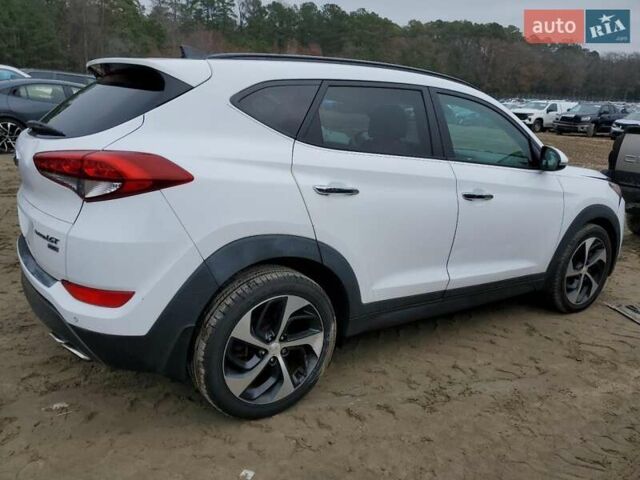 Белый Хендай Туксон, объемом двигателя 1.6 л и пробегом 137 тыс. км за 3000 $, фото 2 на Automoto.ua
