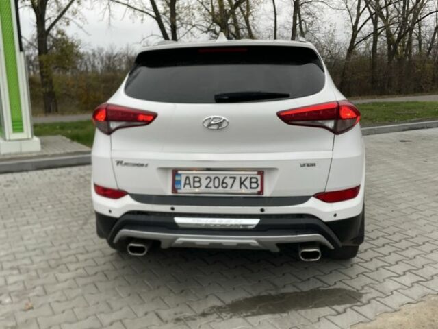 Белый Хендай Туксон, объемом двигателя 1.6 л и пробегом 156 тыс. км за 16000 $, фото 5 на Automoto.ua