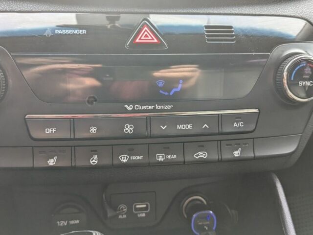 Белый Хендай Туксон, объемом двигателя 2 л и пробегом 203 тыс. км за 16500 $, фото 6 на Automoto.ua