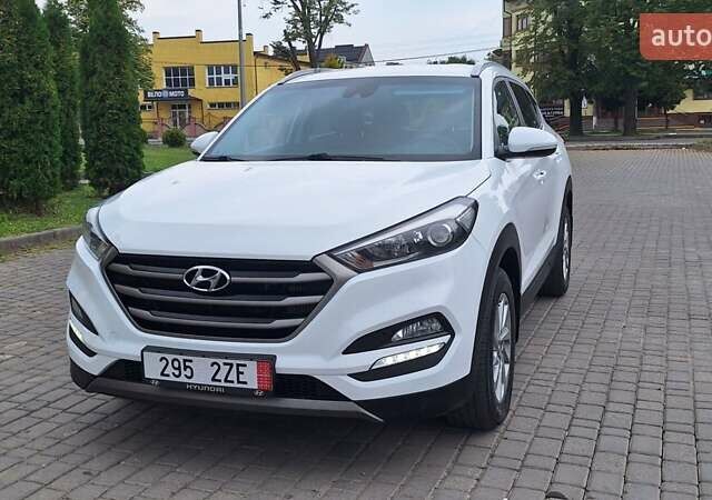 Белый Хендай Туксон, объемом двигателя 2 л и пробегом 221 тыс. км за 16500 $, фото 15 на Automoto.ua