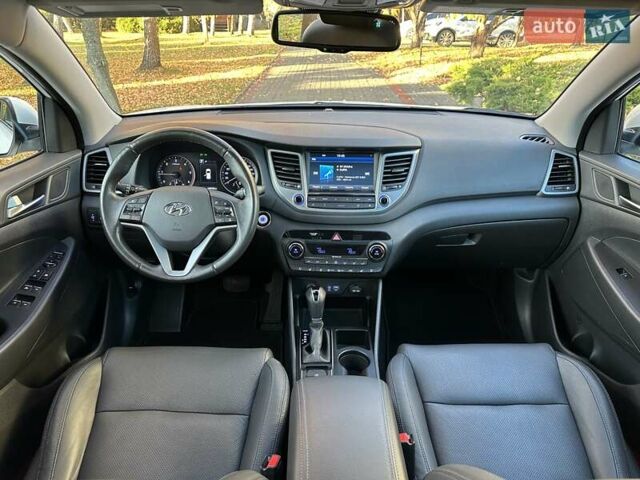 Білий Хендай Туксон, об'ємом двигуна 2 л та пробігом 148 тис. км за 22500 $, фото 20 на Automoto.ua