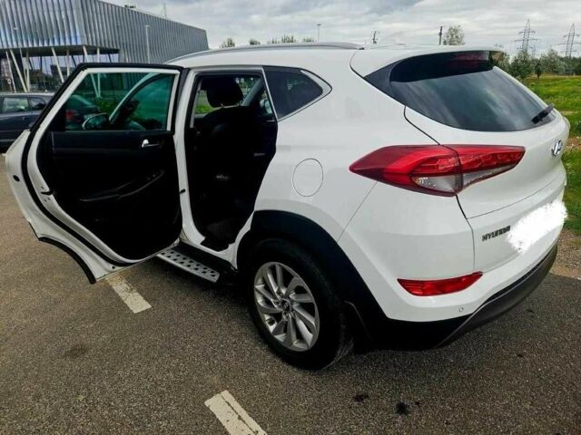 Білий Хендай Туксон, об'ємом двигуна 0 л та пробігом 77 тис. км за 9800 $, фото 4 на Automoto.ua