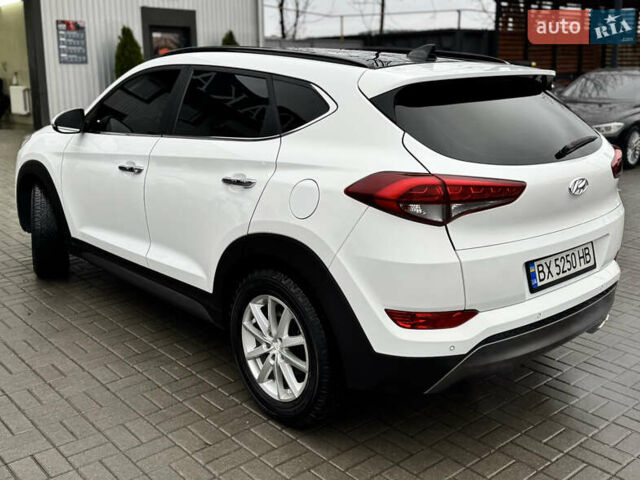 Белый Хендай Туксон, объемом двигателя 2 л и пробегом 173 тыс. км за 17200 $, фото 4 на Automoto.ua