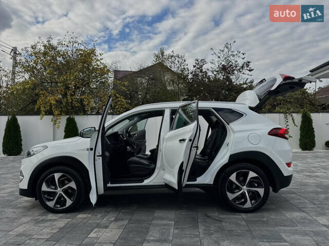Хендай Туксон 2016 в Ивано-Франковске на Automoto.ua Белый Хендай Туксон, объемом двигателя 2 л и пробегом 95 тыс. км за 22850 $, фото 35 на Automoto.ua