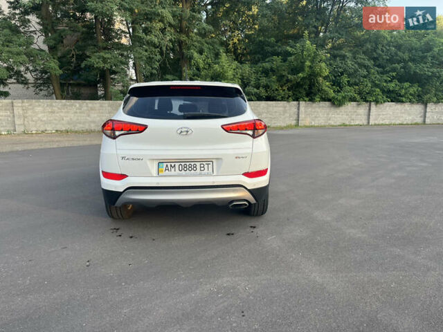 Білий Хендай Туксон, об'ємом двигуна 1.69 л та пробігом 116 тис. км за 18500 $, фото 7 на Automoto.ua
