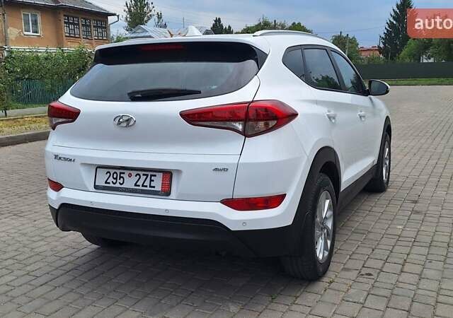 Белый Хендай Туксон, объемом двигателя 2 л и пробегом 221 тыс. км за 16500 $, фото 9 на Automoto.ua
