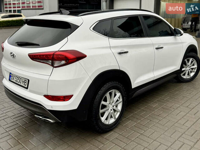 Белый Хендай Туксон, объемом двигателя 2 л и пробегом 173 тыс. км за 17200 $, фото 7 на Automoto.ua