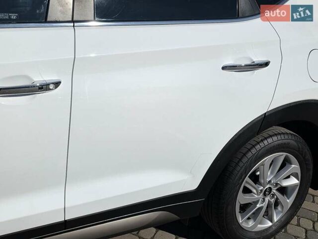 Хендай Туксон 2016 в Ивано-Франковске на Automoto.ua Белый Хендай Туксон, объемом двигателя 2 л и пробегом 148 тыс. км за 18950 $, фото 20 на Automoto.ua