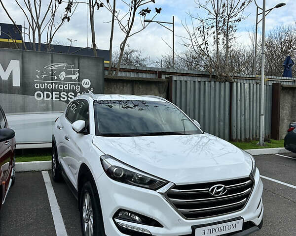 Білий Хендай Туксон, об'ємом двигуна 1.59 л та пробігом 82 тис. км за 17300 $, фото 11 на Automoto.ua
