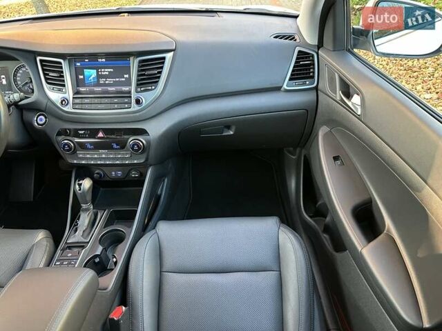 Білий Хендай Туксон, об'ємом двигуна 2 л та пробігом 148 тис. км за 22500 $, фото 19 на Automoto.ua