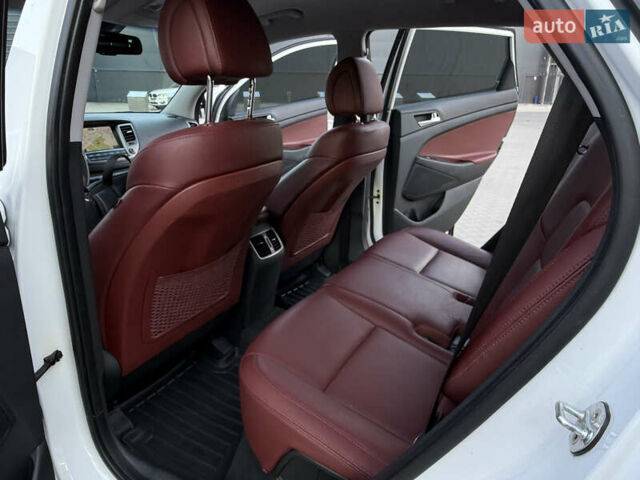 Білий Хендай Туксон, об'ємом двигуна 1.6 л та пробігом 152 тис. км за 16500 $, фото 33 на Automoto.ua