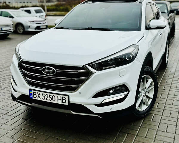 Белый Хендай Туксон, объемом двигателя 2 л и пробегом 173 тыс. км за 17200 $, фото 10 на Automoto.ua