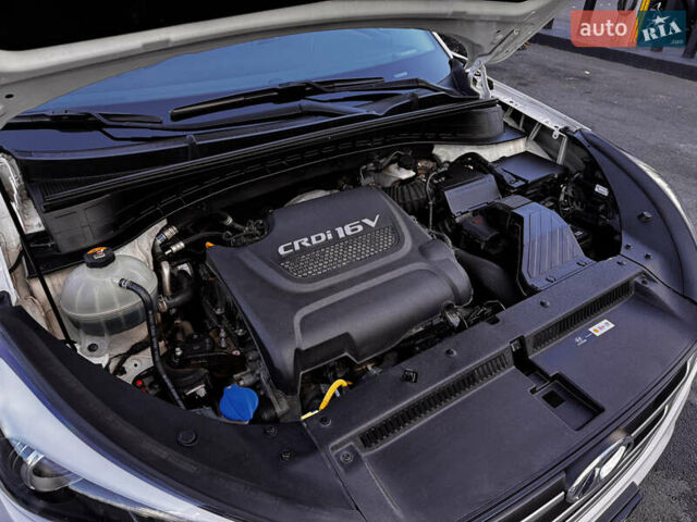 Хендай Туксон 2016 в Одессе на Automoto.ua Белый Хендай Туксон, объемом двигателя 2 л и пробегом 148 тыс. км за 20500 $, фото 7 на Automoto.ua