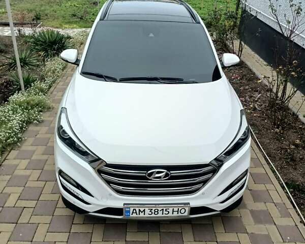 Белый Хендай Туксон, объемом двигателя 2 л и пробегом 158 тыс. км за 21000 $, фото 10 на Automoto.ua