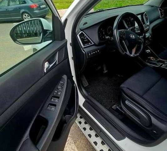 Білий Хендай Туксон, об'ємом двигуна 0 л та пробігом 77 тис. км за 9800 $, фото 11 на Automoto.ua